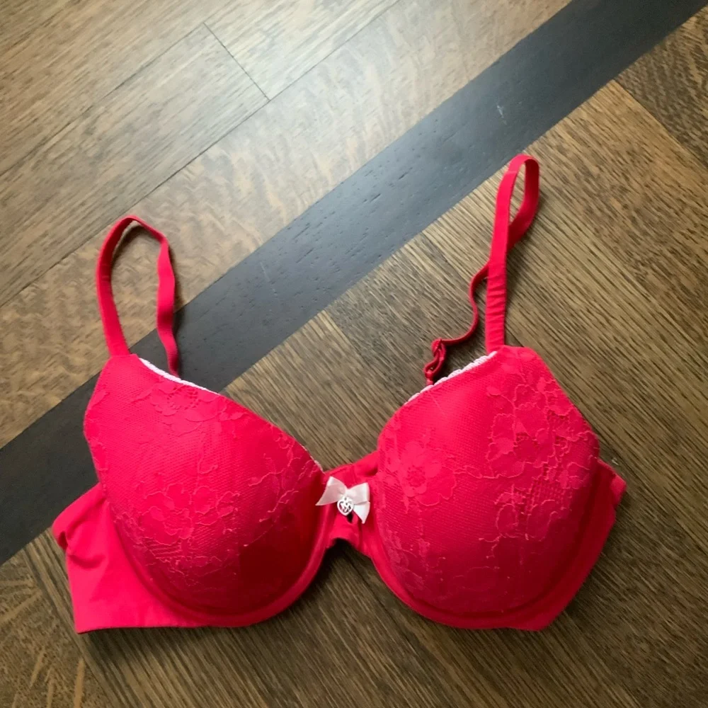 VICTORIA’S SECRET Lined Perfect Coverage Red Lace Bra Women’s 34C Excellent Cond - Picture 11 of 11